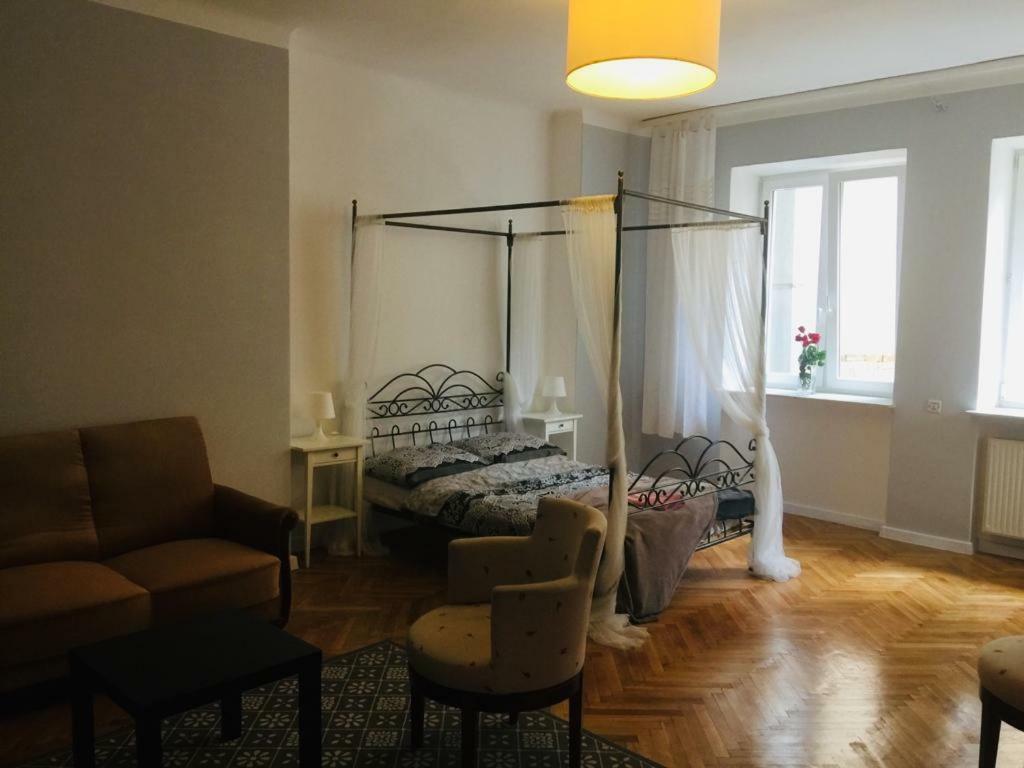 Apartamento Warszawa, Centrum, Wiejska 15, Kamienica Exterior foto